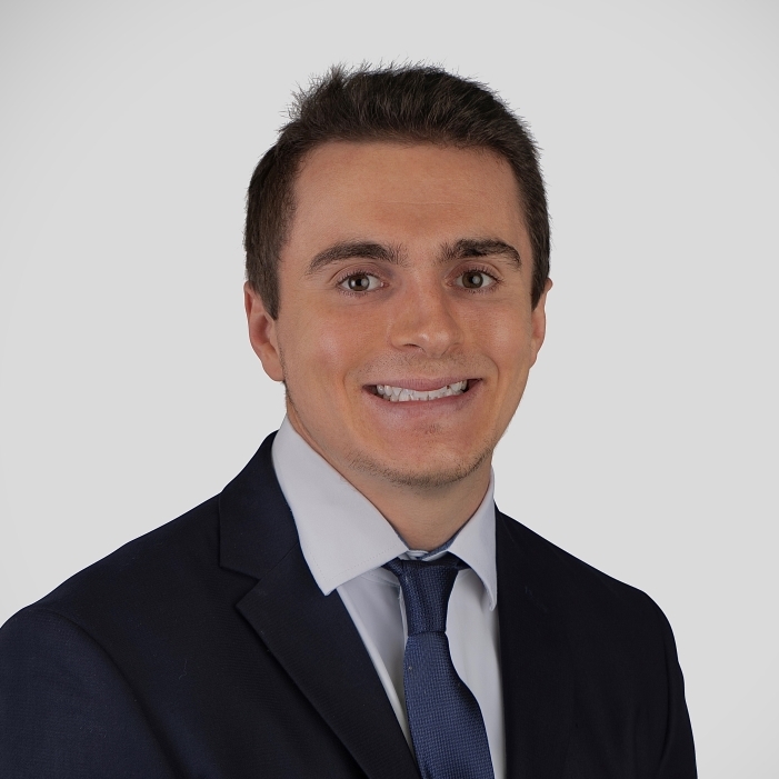 Headshot of Robert Tracy of Stifel